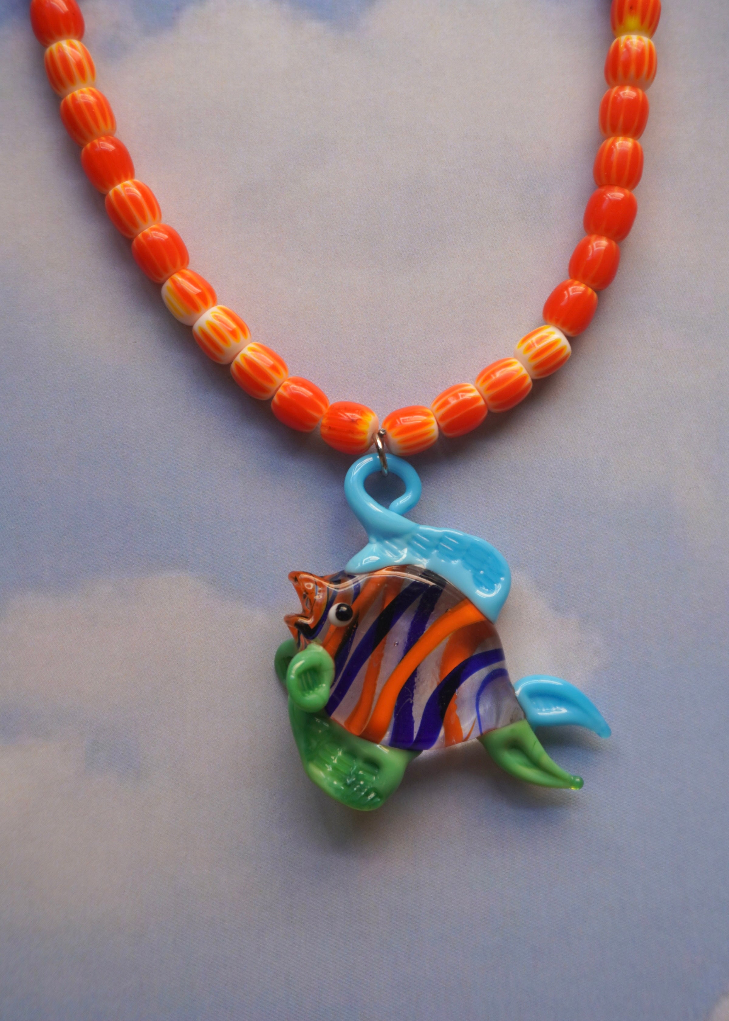 Collar pez multicolor/naranja