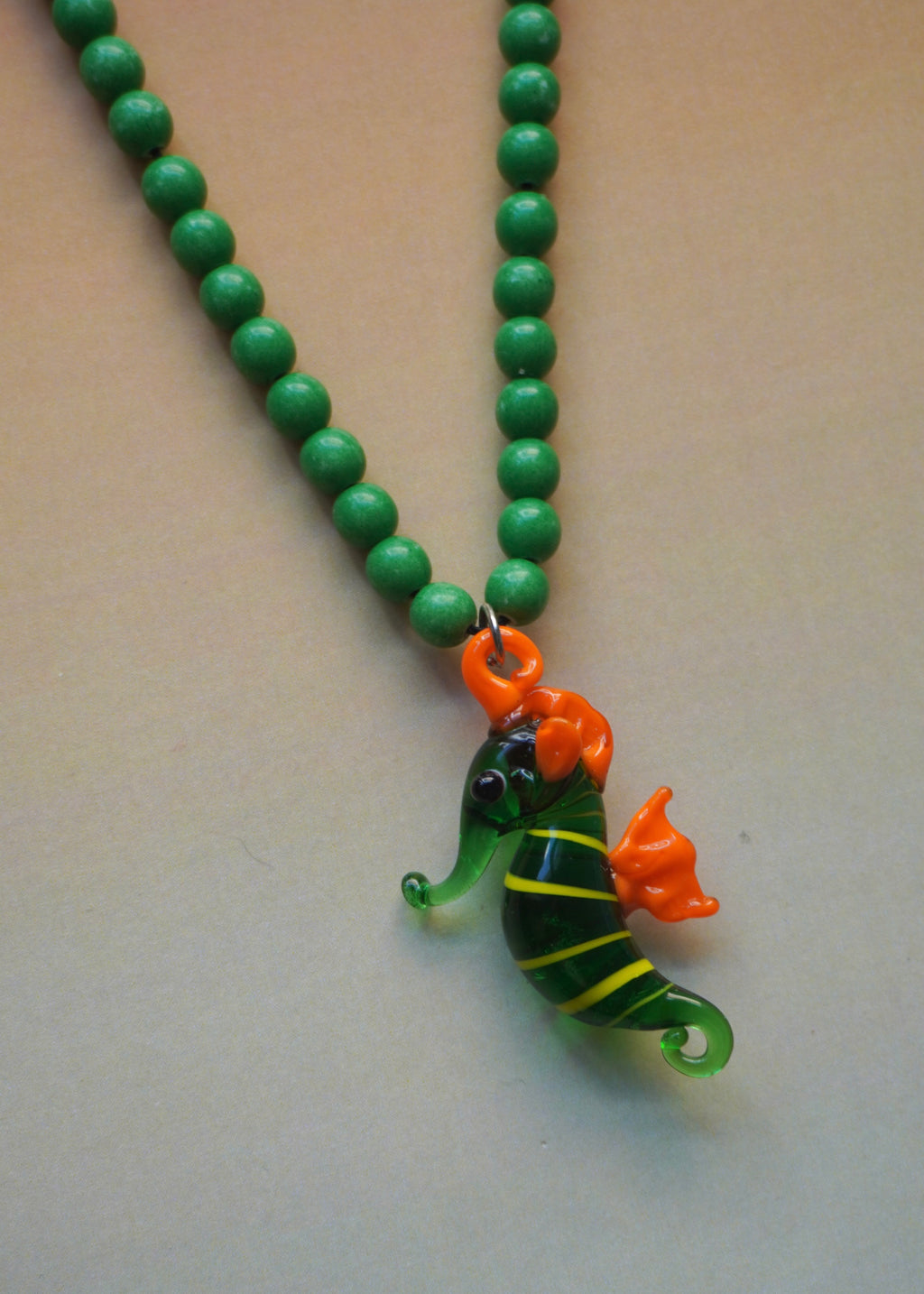 Collar seahorse verde
