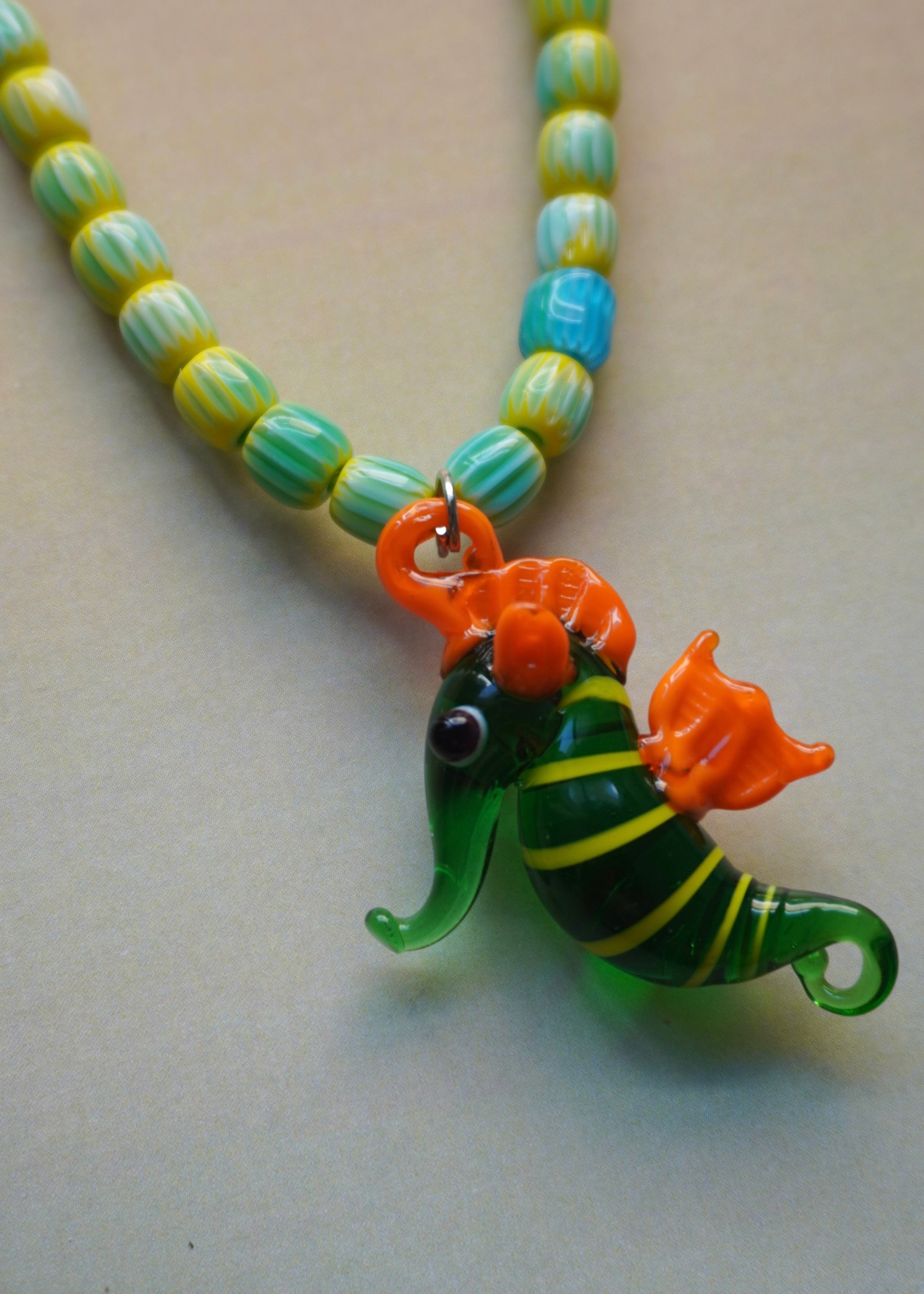 Collar seahorse combinado