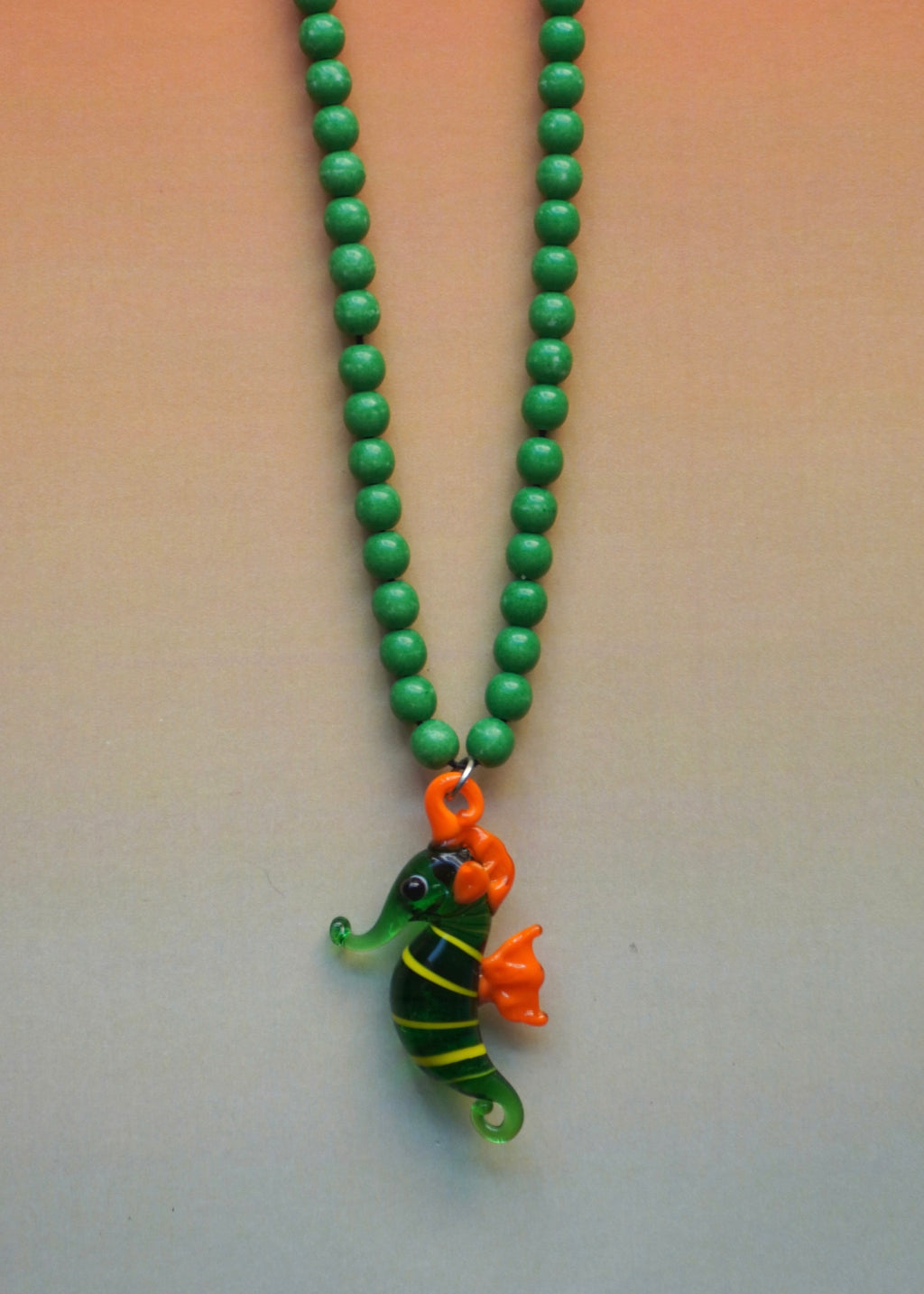 Collar seahorse verde